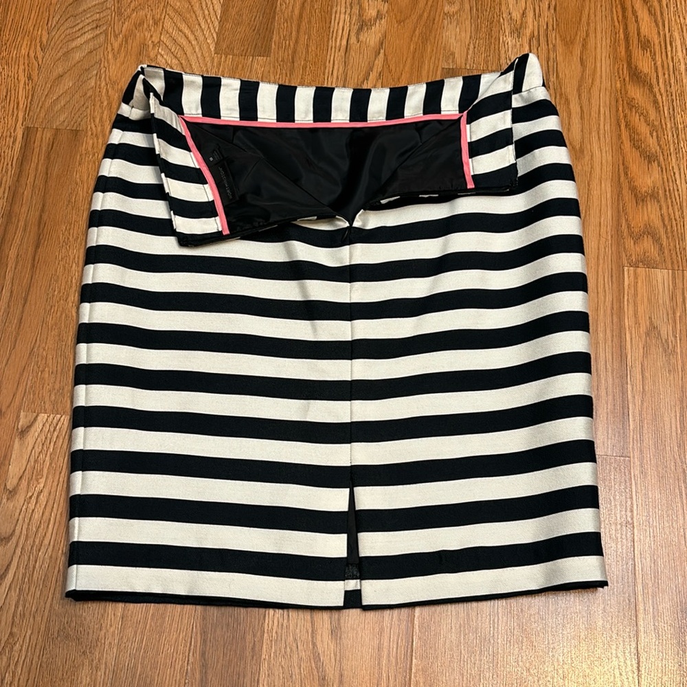 Worthington, black/white stripe retro/casual pull on pencil mini skirt. Size 10. - Picture 4 of 17